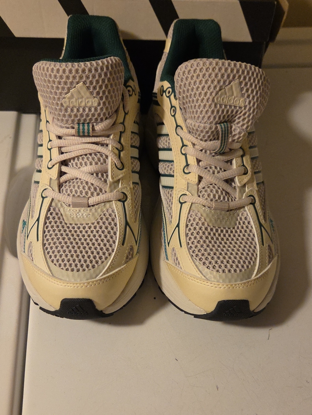 SPIRITAIN 2000 Mesh Running Sneakers 8M...9W
